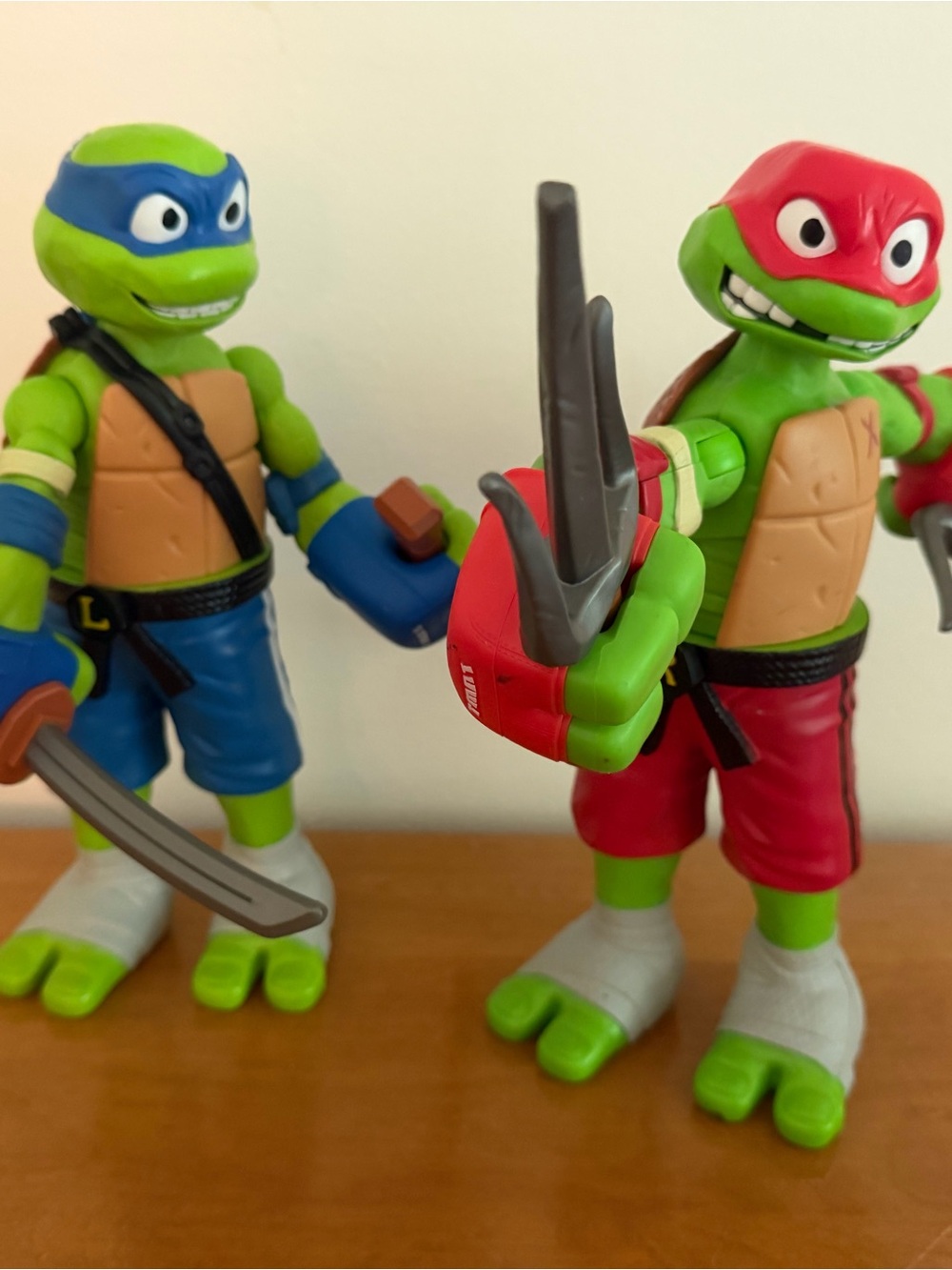 TMNT Roll ‘N Punch Leonardo and Raphael Action Figures